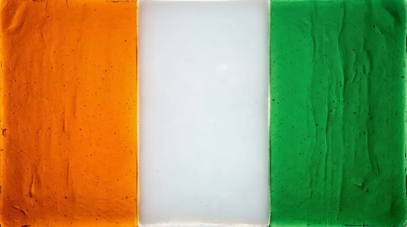 Panneau artistique en verre fusionné avec le drapeau de Côte d'Ivoire