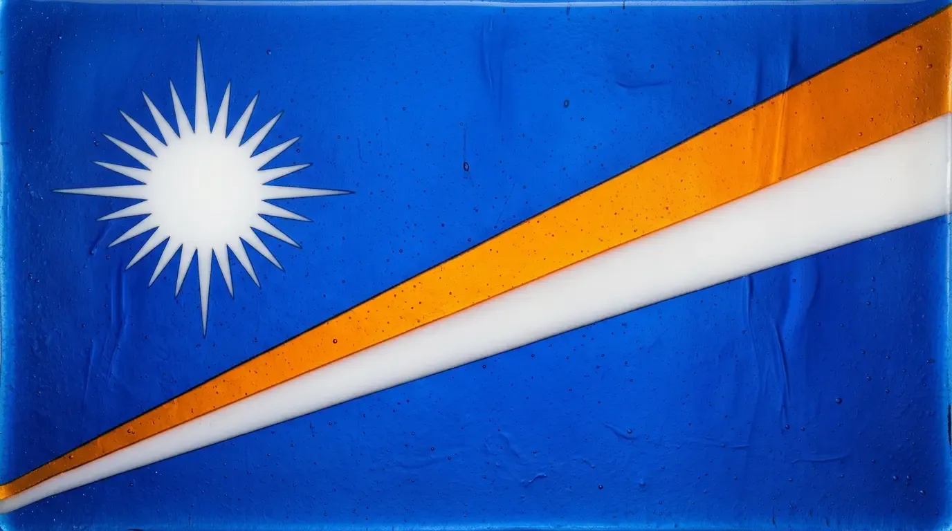 Panneau artistique en verre fusionné avec le drapeau de Îles Marshall