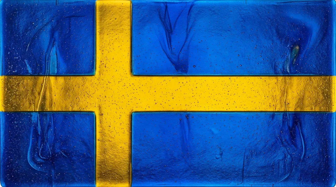 Panneau artistique en verre fusionné avec le drapeau de Suède